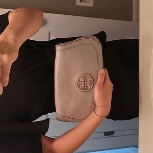 Tory Burch (Clutch&Cross body bag)-used
